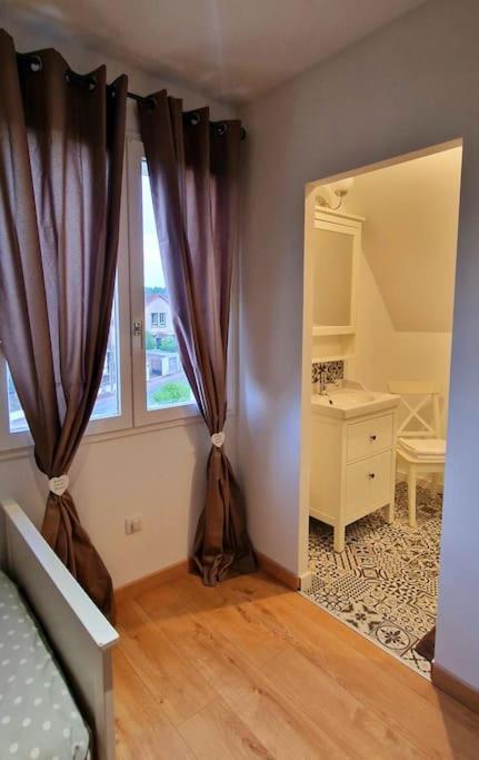 Appartement Charmant Et Spacieux Auxerre Ngoại thất bức ảnh